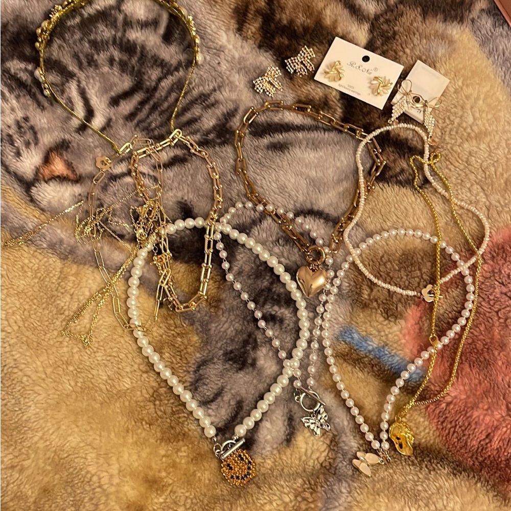 huge pearl gold color vintage style jewelry lot bundle